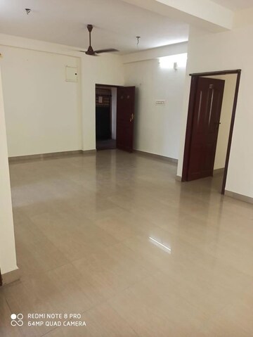 Room in 2 BHK Builder Floor at Thoraipakkam – for Sale