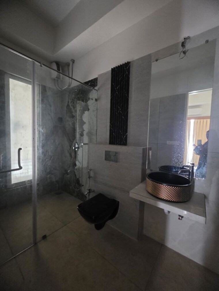 Bathroom, indiabulls-sky-forest 3 Bedroom 2490 Sq.Ft. Apartment In Lower Parel Mumbai 9919919