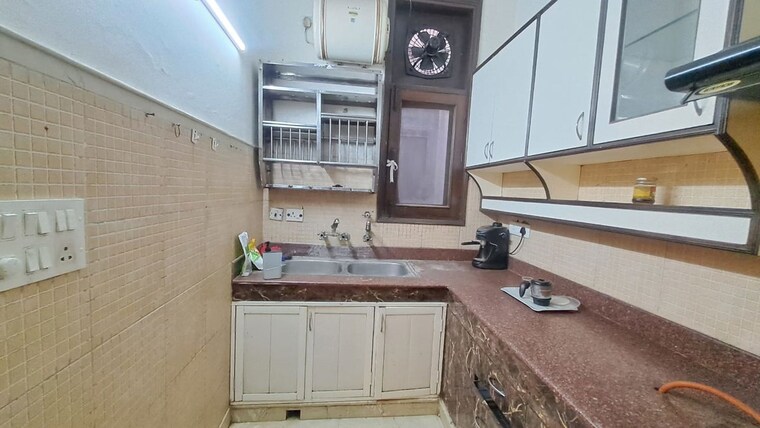 Kitchen, green park 3 Bedroom 1350 Sq.Ft. Builder Floor In Green Park Delhi 9919930