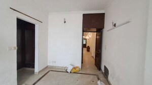 Room in 3 BHK Builder Floor at Green Park – for Rent