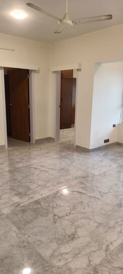 1 BHK + Extra Room Apartment For Rent in Colaba