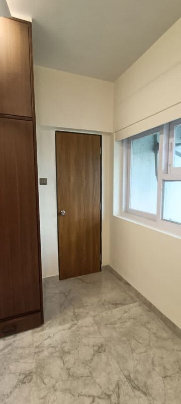 Room in 1 BHK Apartment at Colaba – for Rent