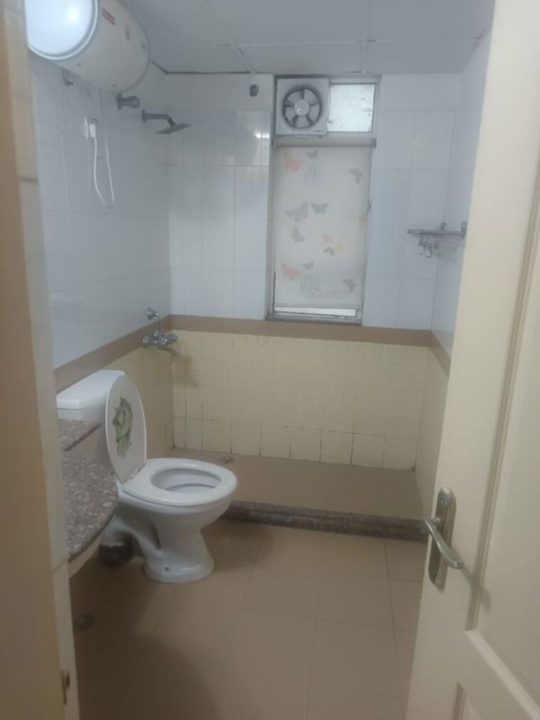 Bathroom, emaar-emerald-floors 3.5 Bedroom 1750 Sq.Ft. Apartment In Sector 65 Gurgaon 9920000