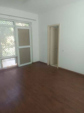 Room in 3.5 BHK Apartment at Emaar Emerald Floors, Sector 65 – for Rent