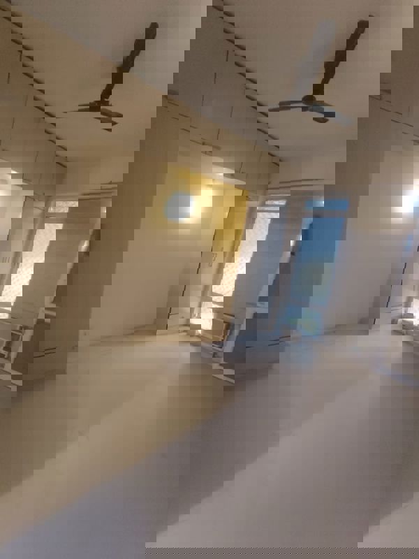 3.5 BHK + Pooja Room,Servant Room Apartment For Rent in Emaar Emerald Floors