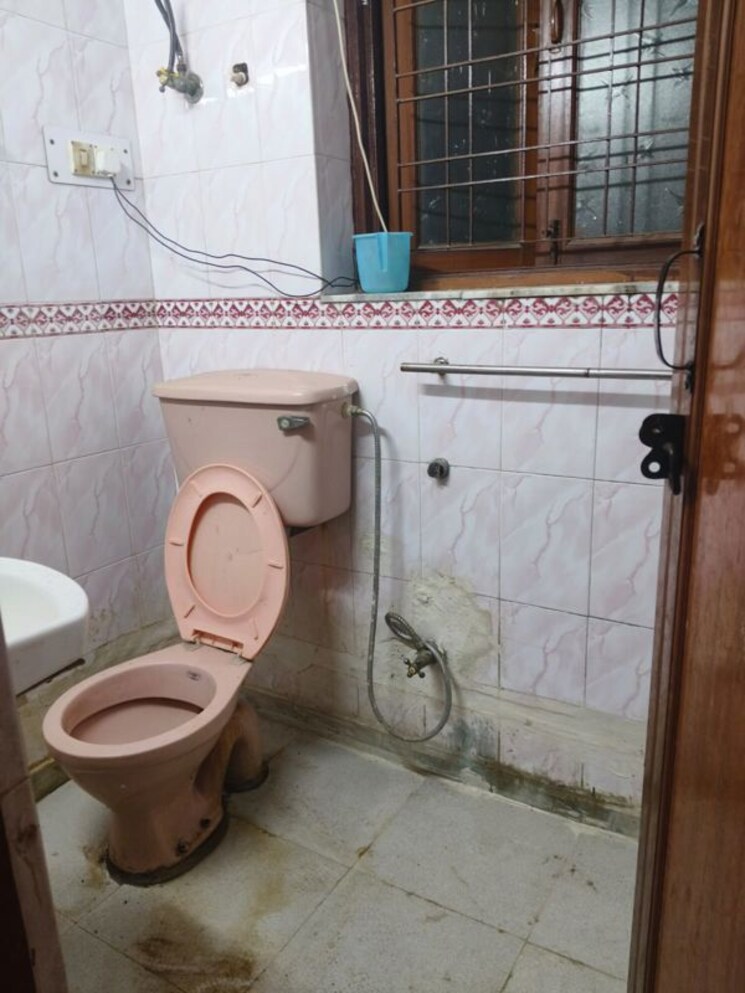 Bathroom, palam vihar 2 Bedroom 1000 Sq.Ft. Independent House In Palam Vihar Gurgaon 9920006