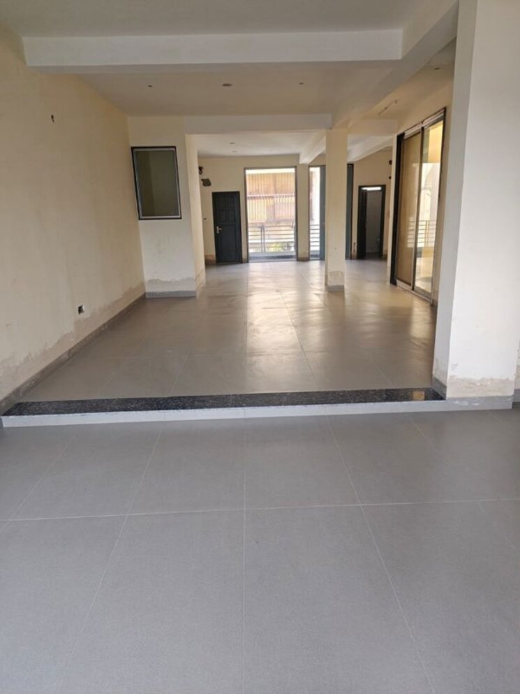 Team Area, shivalik colony Commercial Office Space 1400 Sq.Ft. In Shivalik Colony Delhi 9920008