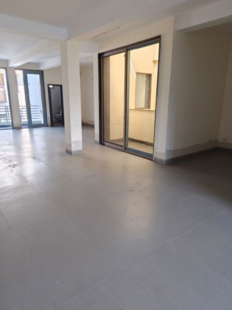 Team Area, shivalik colony Commercial Office Space 1400 Sq.Ft. In Shivalik Colony Delhi 9920008