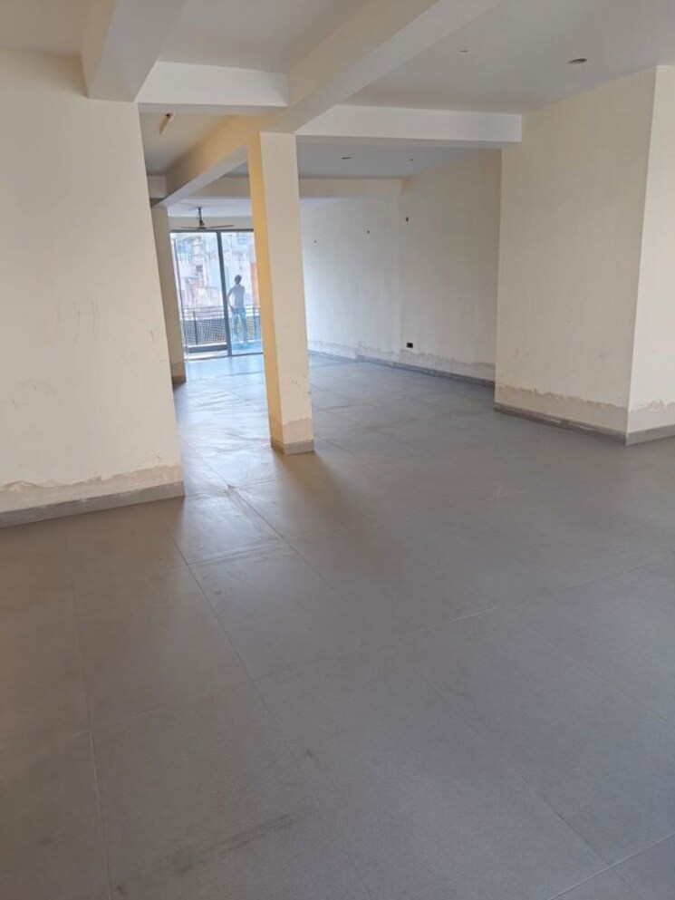 Team Area, shivalik colony Commercial Office Space 1400 Sq.Ft. In Shivalik Colony Delhi 9920008