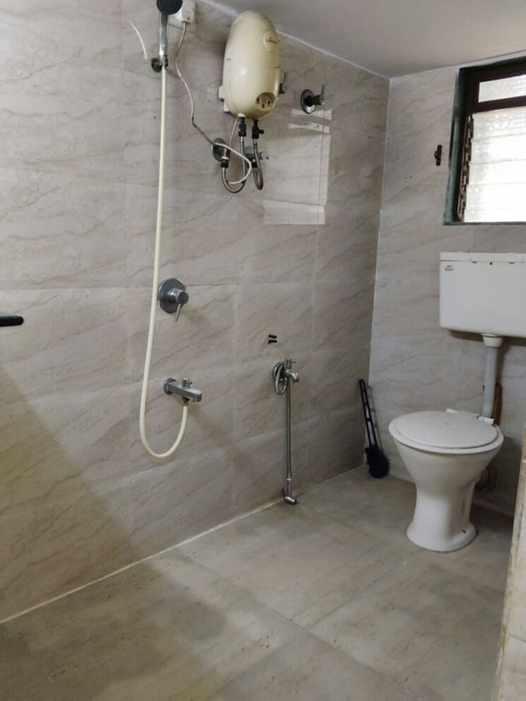 Bathroom, kaveri-chs-santacruz 2 Bedroom 700 Sq.Ft. Apartment In Santacruz East Mumbai 9920019
