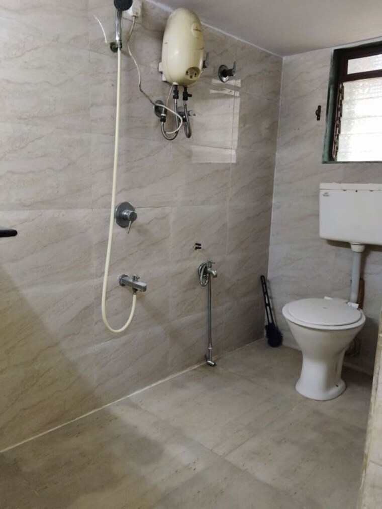 Bathroom, kaveri-chs-santacruz 2 Bedroom 700 Sq.Ft. Apartment In Santacruz East Mumbai 9920019