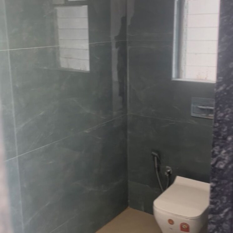Bathroom, pramanik-walchand-avenue 1 Bedroom 575 Sq.Ft. Apartment In Mira Road Thane 9920034