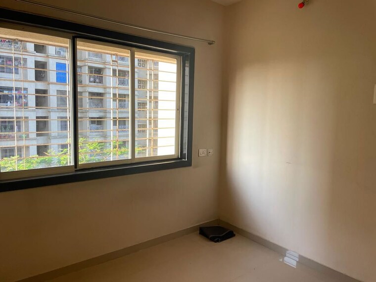 Room, metropolis-bayside 1 Bedroom 320 Sq.Ft. Apartment In Kasarvadavali Thane 9920059