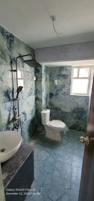 Bathroom in 4 BHK Penthouse at Vrindavan Yojna – for Rent