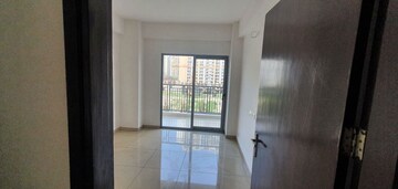 Room in 2 BHK Apartment at Gulshan Bellina, Sector 16 Greater Noida – for Rent