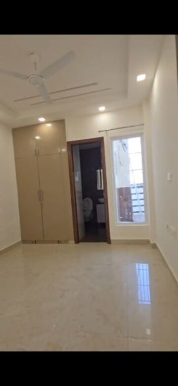 Room in 3 BHK Apartment at Puri Kohinoor, Sector 89 – for Sale