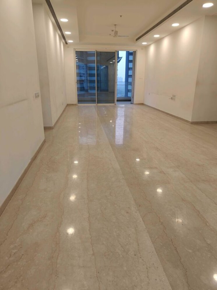 Kitchen, k-raheja-modern-vivarea 3 Bedroom 2230 Sq.Ft. Apartment In Mahalaxmi Mumbai 9920080