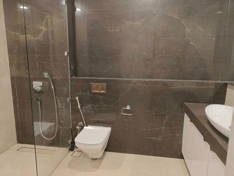 Bathroom, k-raheja-modern-vivarea 3 Bedroom 2230 Sq.Ft. Apartment In Mahalaxmi Mumbai 9920080