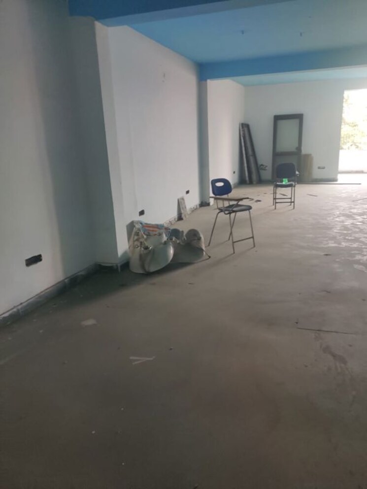 Team Area, gautam nagar Commercial Office Space 2200 Sq.Ft. In Gautam Nagar Delhi 9920072