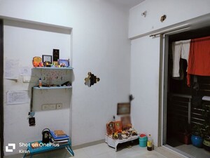 Furnished Amenities in 1 BHK Apartment at Metropolis Bayside, Kasarvadavali – for Rent