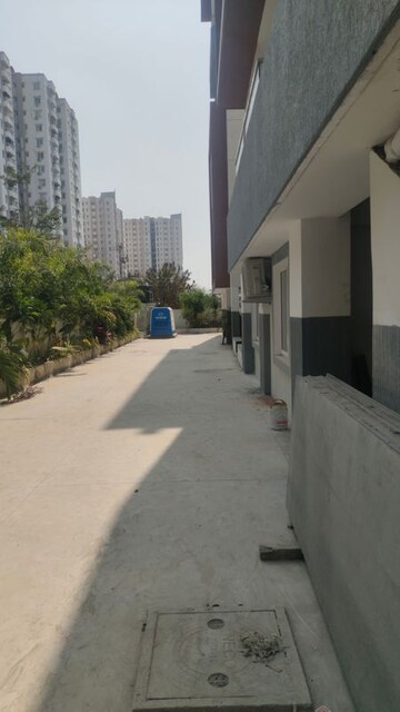 Parking in 3 BHK Apartment at Kokapet – for Rent