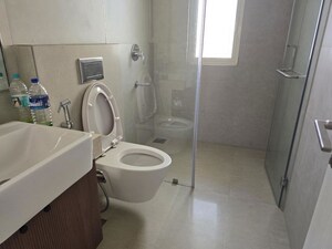 Bathroom in 3 BHK Apartment at Indiabulls Sky Forest, Lower Parel – for Sale