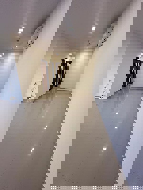 2.5 BHK Apartment For Sale in Oberoi Realty Splendor