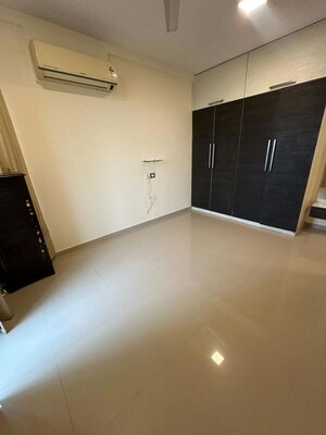 Bedroom in 2.5 BHK Apartment at Oberoi Realty Splendor, Andheri East – for Sale