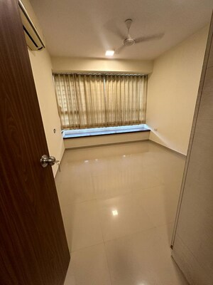 Bedroom in 2.5 BHK Apartment at Oberoi Realty Splendor, Andheri East – for Sale