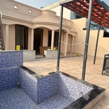 Bedroom in 4 BHK Villa at Gomti Nagar – for Sale