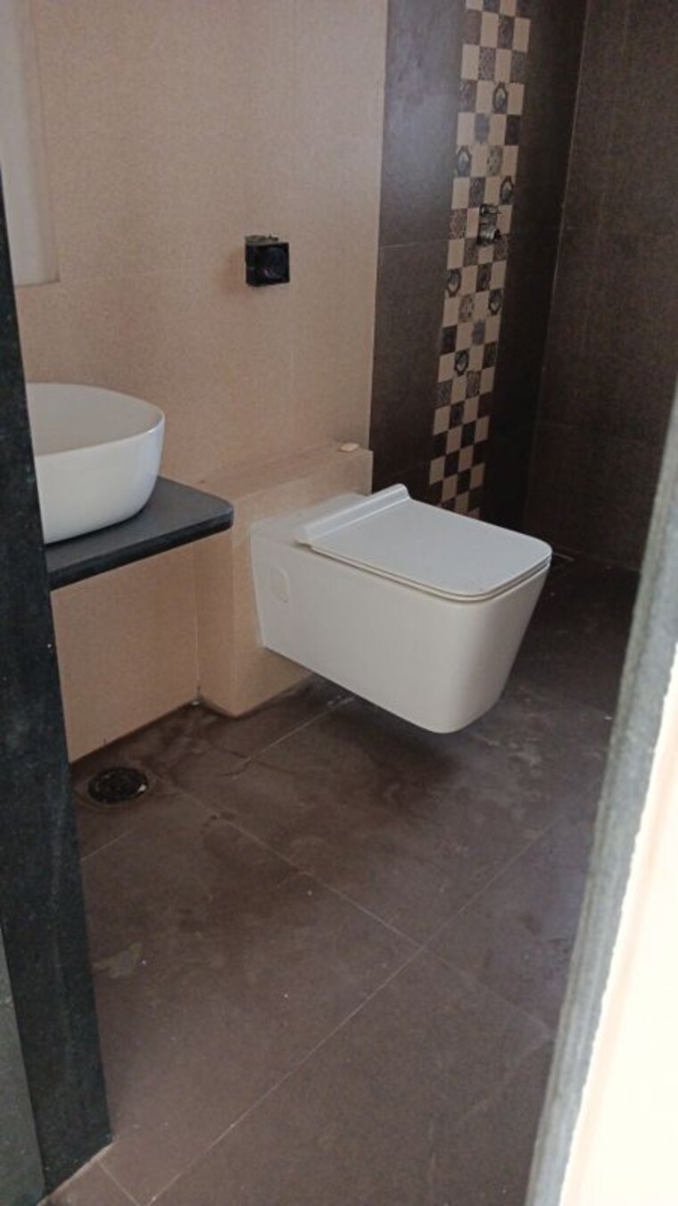 Bathroom, chirag-bhagat-grandeur 2 Bedroom 773 Sq.Ft. Apartment In Malad West Mumbai 9920173