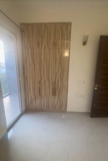 Bathroom in 3 BHK Apartment at Smart World Orchard, Sector 61 – for Rent