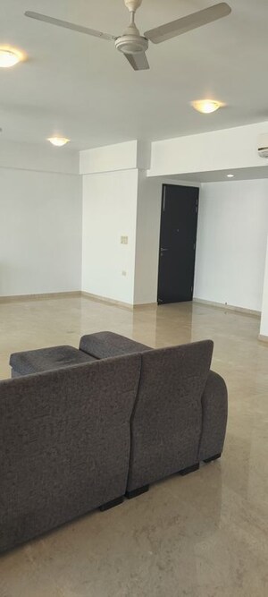 Bedroom in 5 BHK Apartment at Hiranandani Gardens Richmond Tower, Powai – for Rent