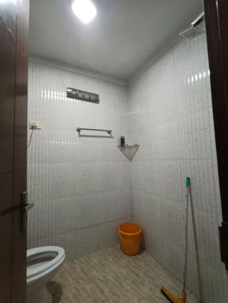 Bathroom, neb sarai 2 Bedroom 800 Sq.Ft. Builder Floor In Neb Sarai Delhi 9920192