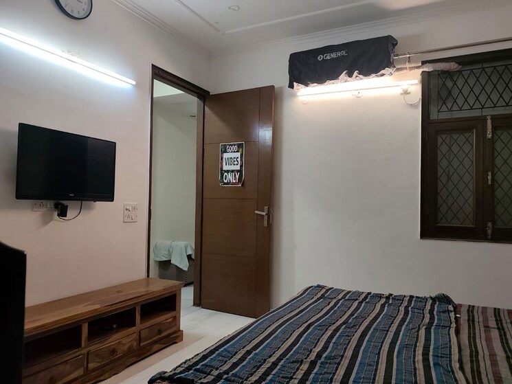 Bedroom, neb sarai 2 Bedroom 800 Sq.Ft. Builder Floor In Neb Sarai Delhi 9920192