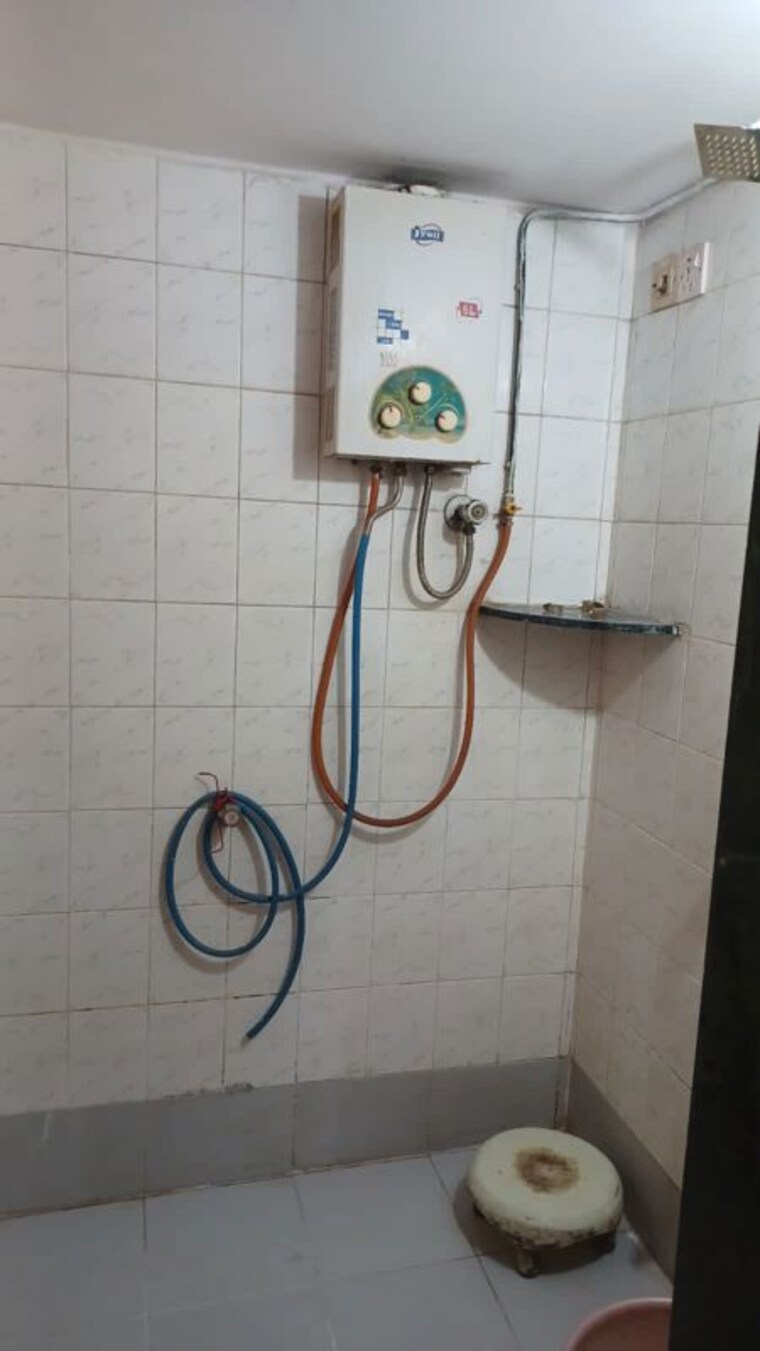 Bathroom, rustomjee-urbania-aurelia 2 Bedroom 624 Sq.Ft. Apartment In Thane West Thane 9920195