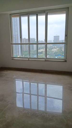 Room in 3 BHK Apartment at Asmita Sand Dunes, Malad West – for Sale