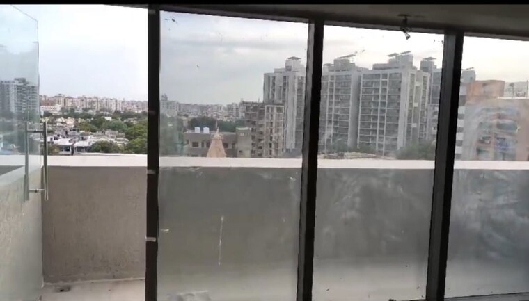 Swimming Pool, sola Commercial Office Space 945 Sq.Ft. In Sola Ahmedabad 9920205