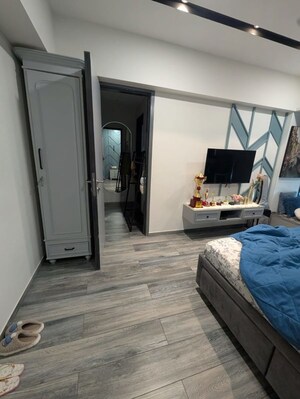 Bedroom in 2.5 BHK Apartment at DB Orchid Woods, Goregaon East – for Rent