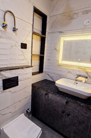 Bathroom in 3 BHK Apartment at Ansal Sushant Apartments, Sushant Lok I – for Rent