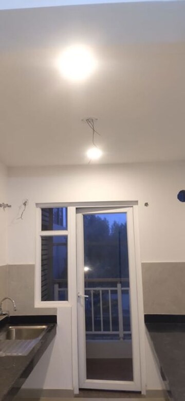 Furnished Amenities in 2.5 BHK Apartment at Rishita Mulberry Heights, Sushant Golf City – for Rent