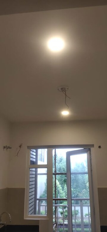 Furnished Amenities in 2.5 BHK Apartment at Rishita Mulberry Heights, Sushant Golf City – for Rent