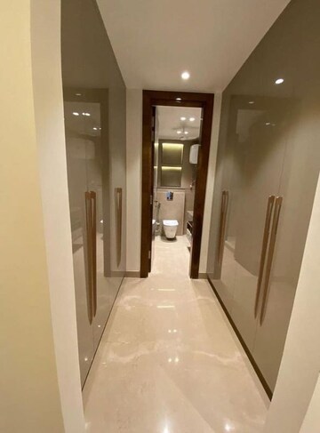 Building Lobby in 3 BHK Builder Floor at BPTP Parkland Pride, Sector 77 – for Sale