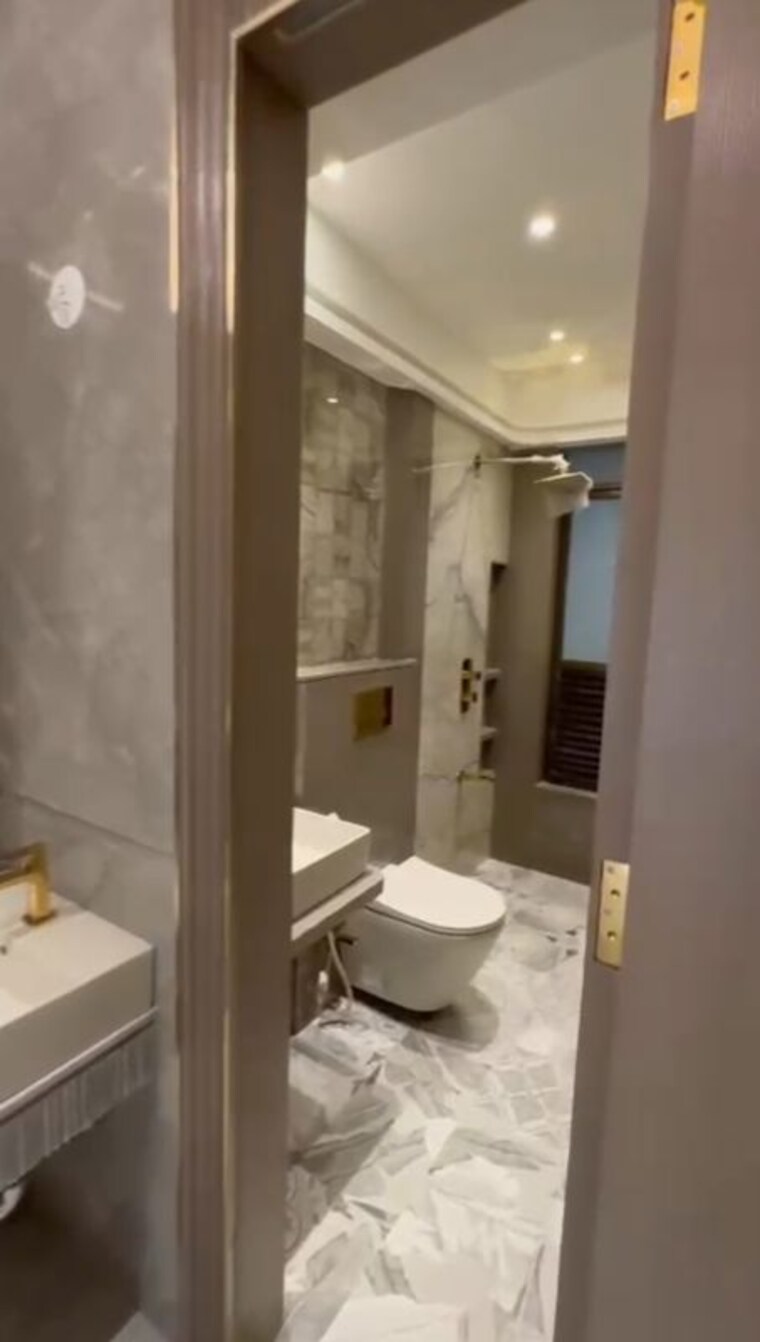 Bathroom, regency-luxuria 2 Bedroom 844 Sq.Ft. Apartment In Dombivli East Thane 9920240