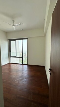 2 BHK + Servant Room Apartment For Sale in Kalpataru Magnus