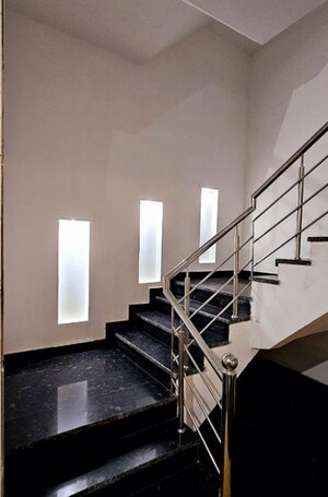 Staircase in 3 BHK Builder Floor at Sector 46 – for Rent