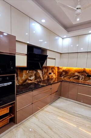 Kitchen in 3 BHK Builder Floor at Sector 46 – for Rent