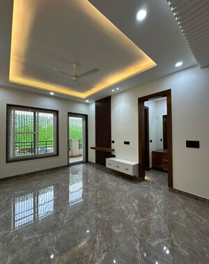 Living Room in 3 BHK Builder Floor at Sector 46 – for Rent