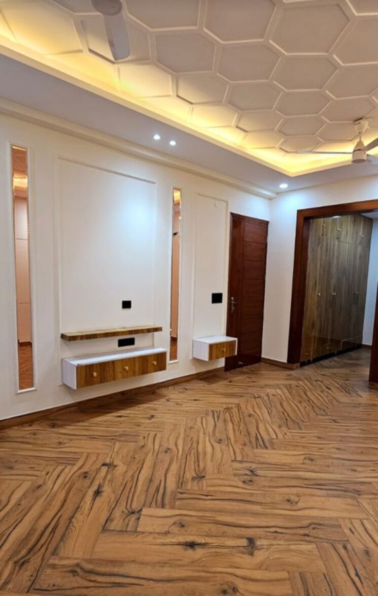 Room, sector 46 3 Bedroom 2250 Sq.Ft. Builder Floor In Sector 46 Gurgaon 9920258