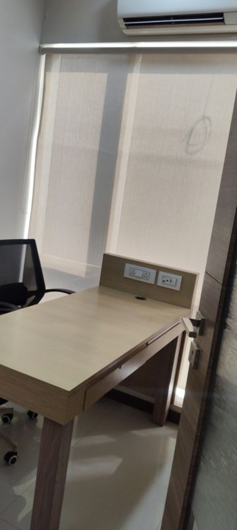 Team Area, goregaon east Commercial Office Space 400 Sq.Ft. In Goregaon East Mumbai 9920263